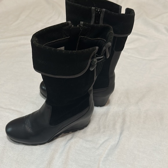 Merrell Black leather & Suede boots. NWOT. Size 9 - Picture 3 of 7